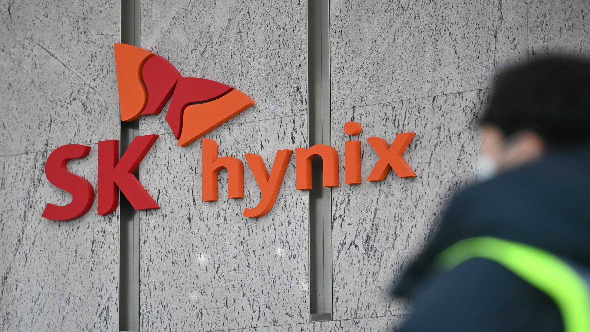 Cramer flags SK Hynix risks ahead of Nasdaq ADR debut