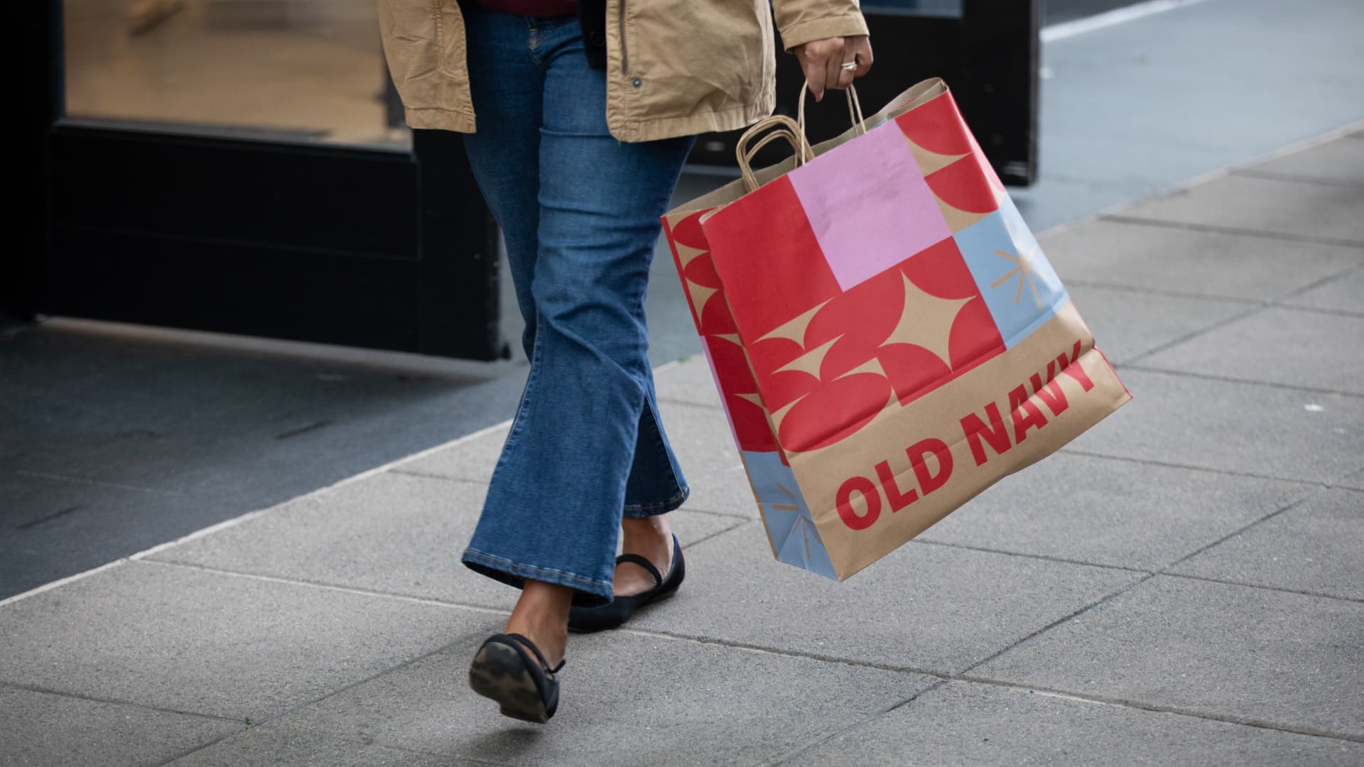 Gap names new Old Navy CEO as earnings beat and guidance lift shares