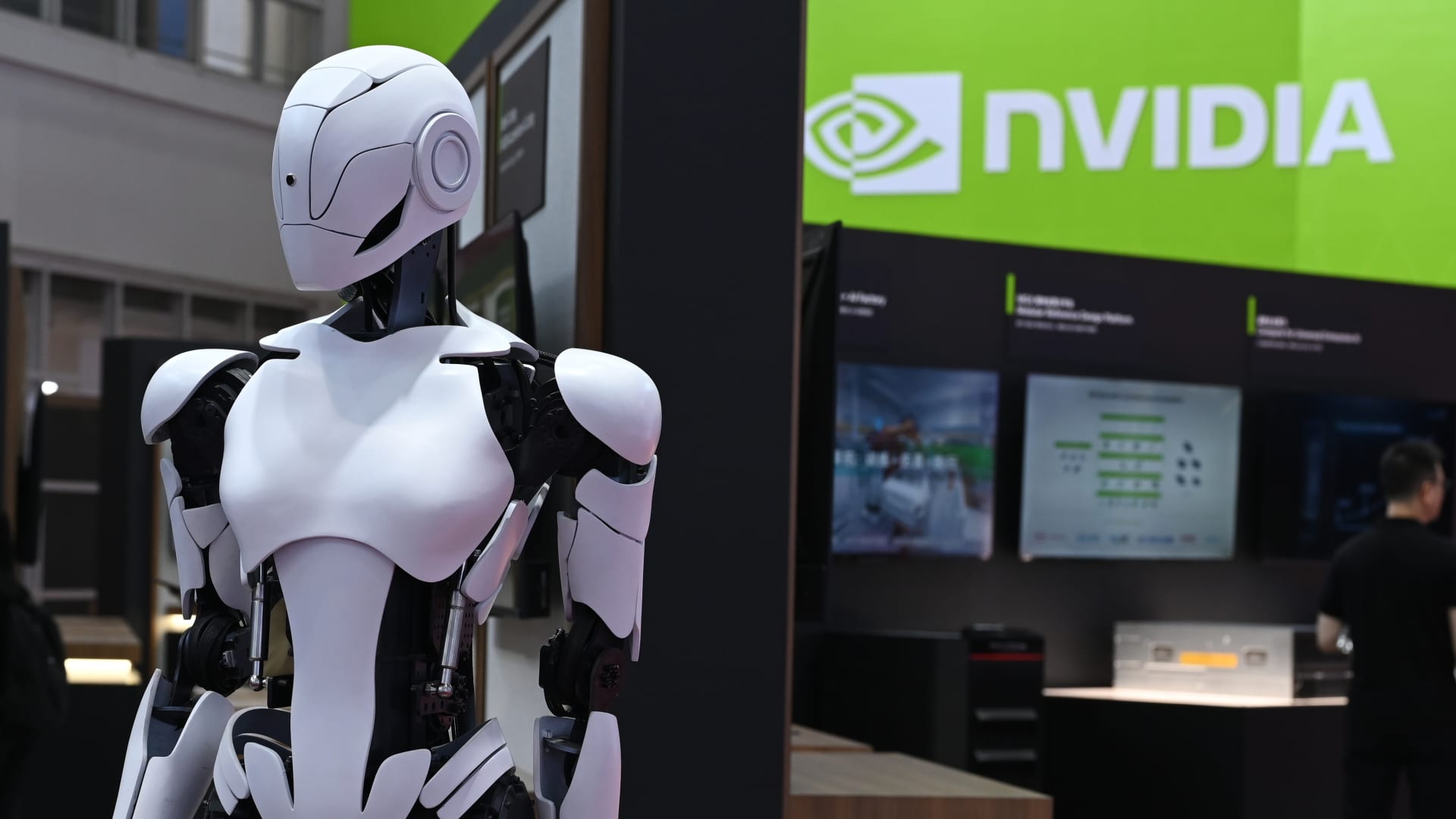 Nvidia options flows turn bullish as chip stocks sell off