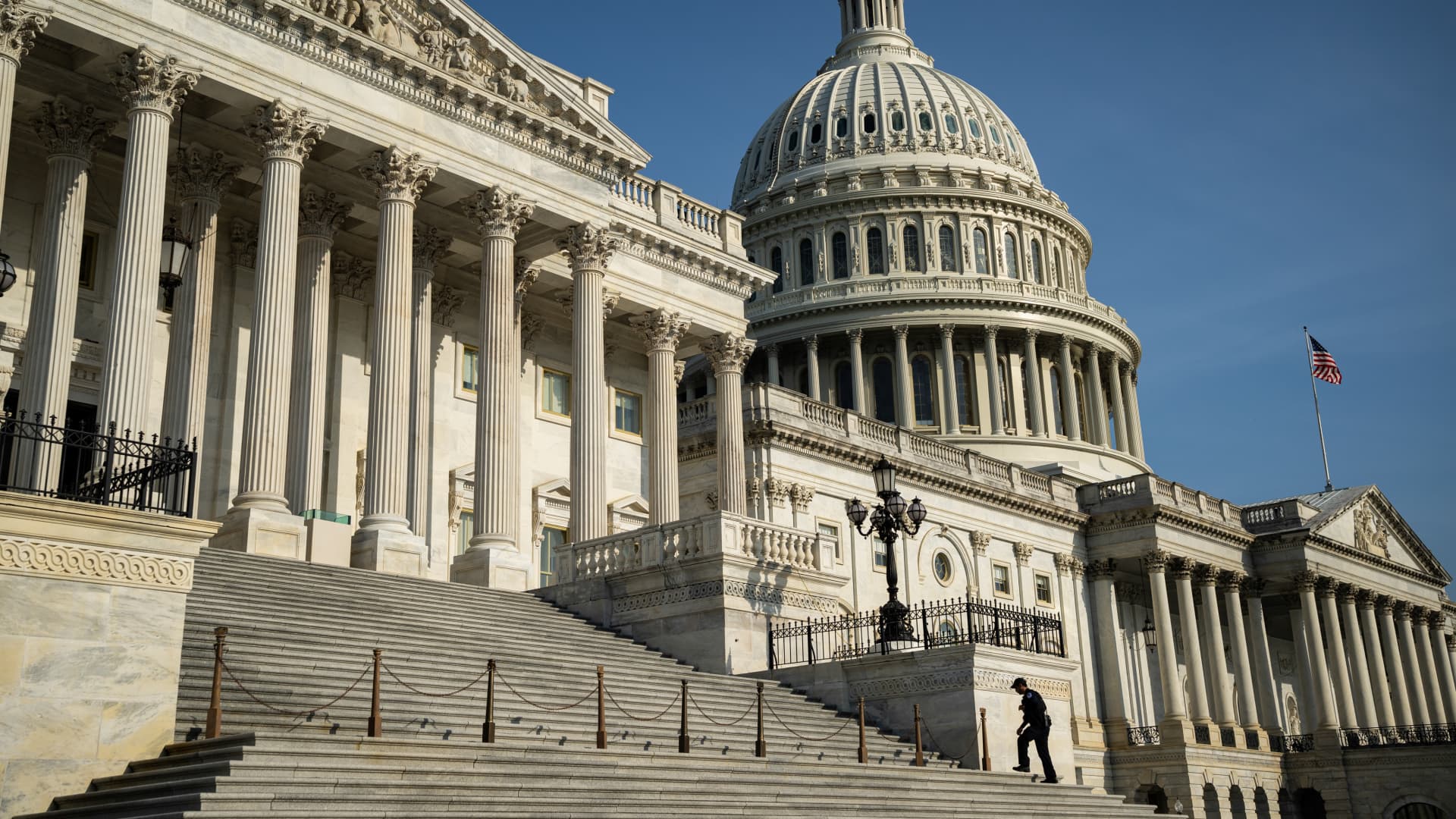 Senate crypto bill adds proposed ban on officials issuing digital assets