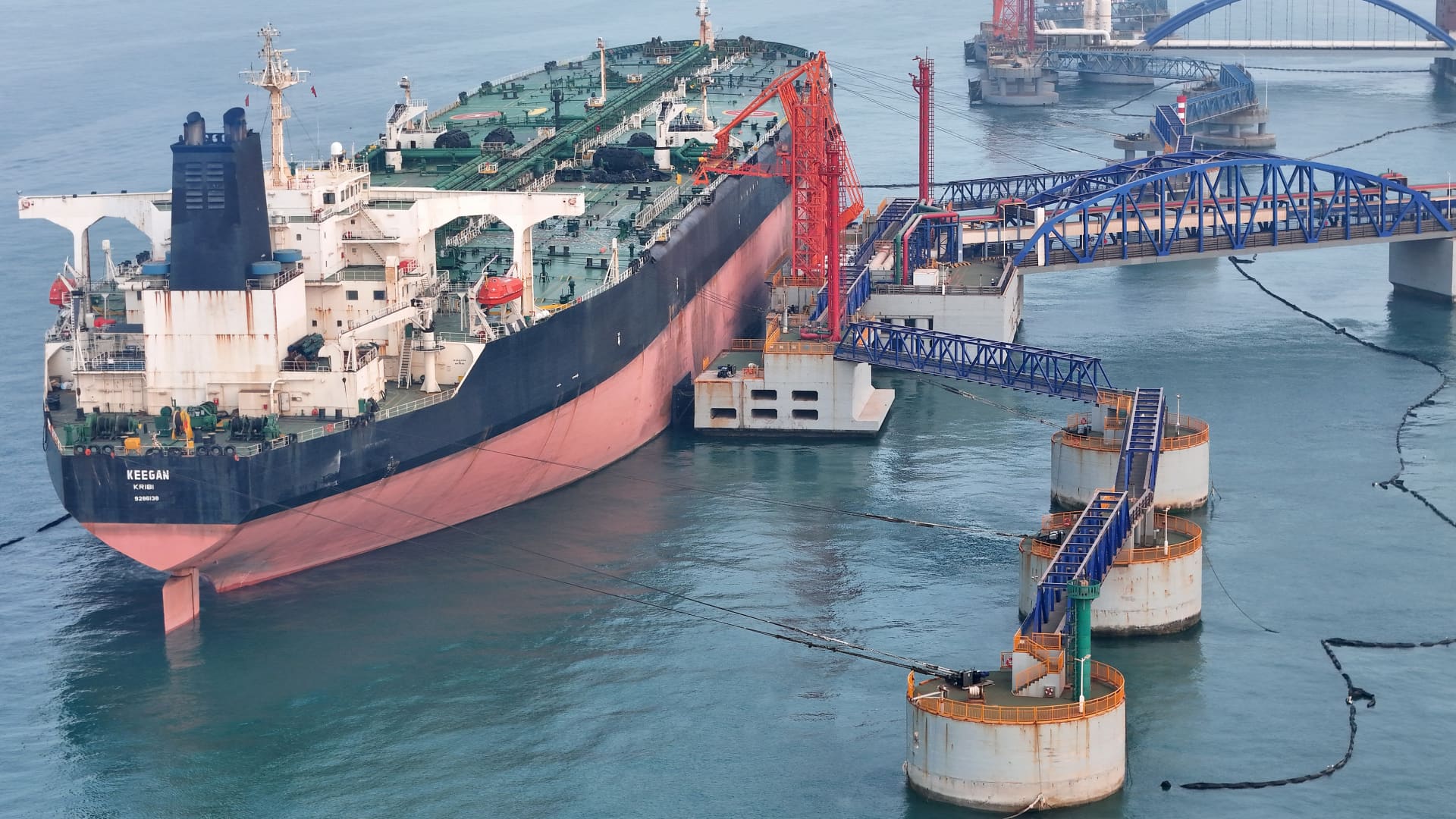 Iran faces tougher market for stored crude as Chinese demand cools