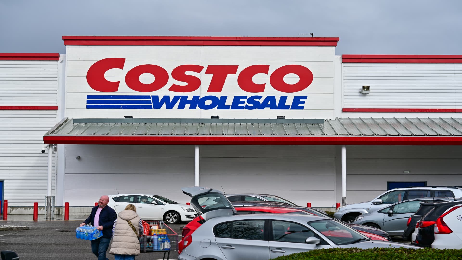 Costco gas prices draw record demand as fuel costs rise