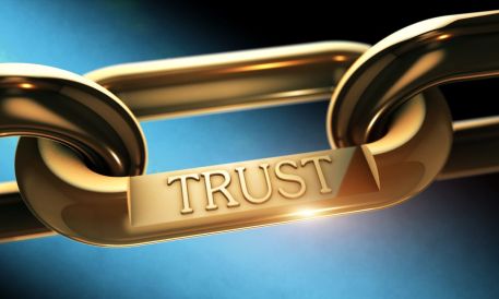 Stablecoin sandwich trust layer gap slows institutional payment adoption