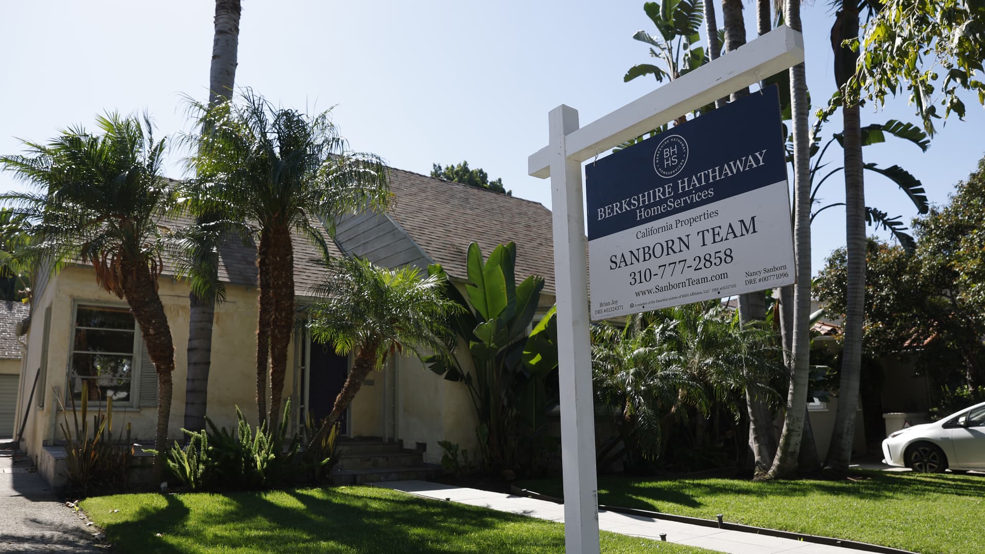 Institutional landlords list more US rental homes after buying ban