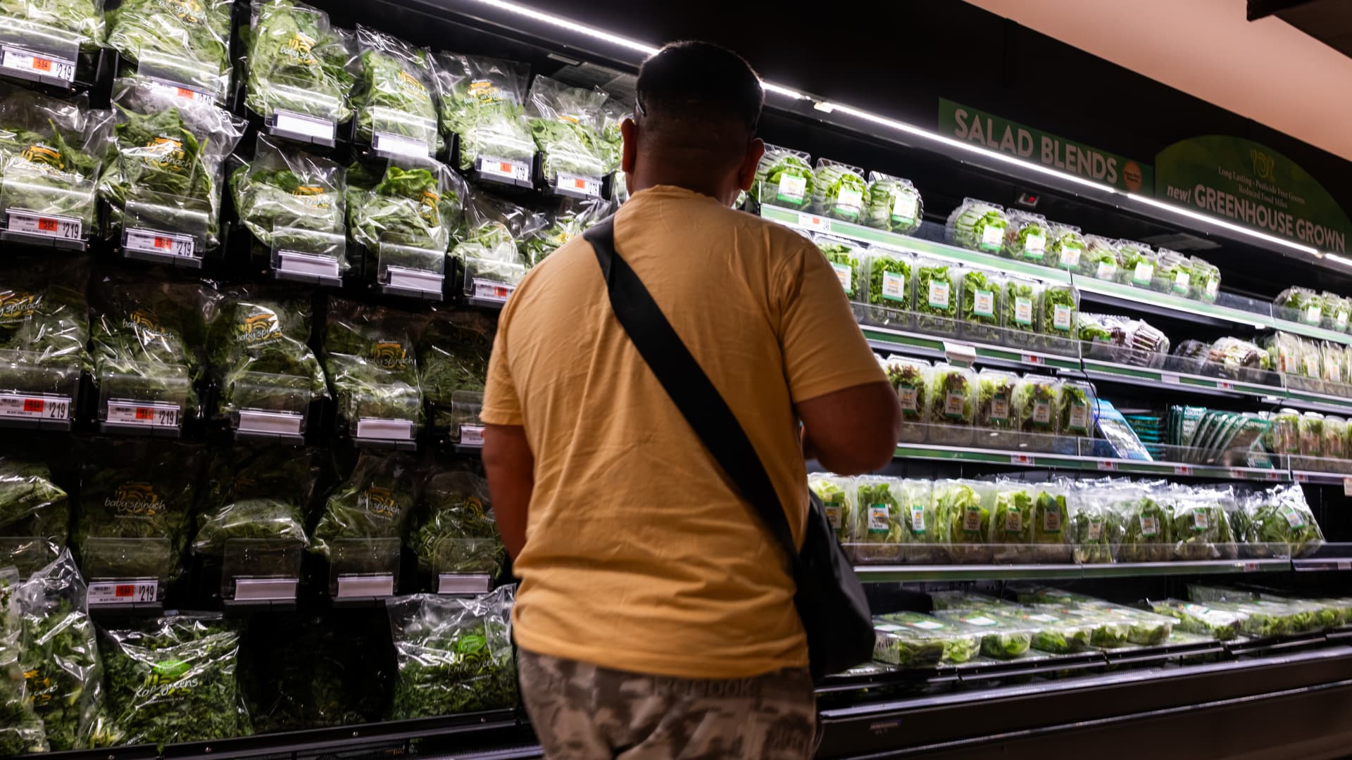 Cyclospora outbreak over after record U.S. lettuce-linked illnesses