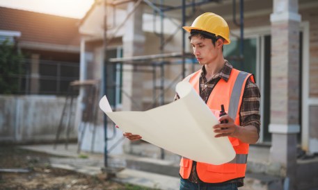US leading index falls as housing permits and expectations weaken