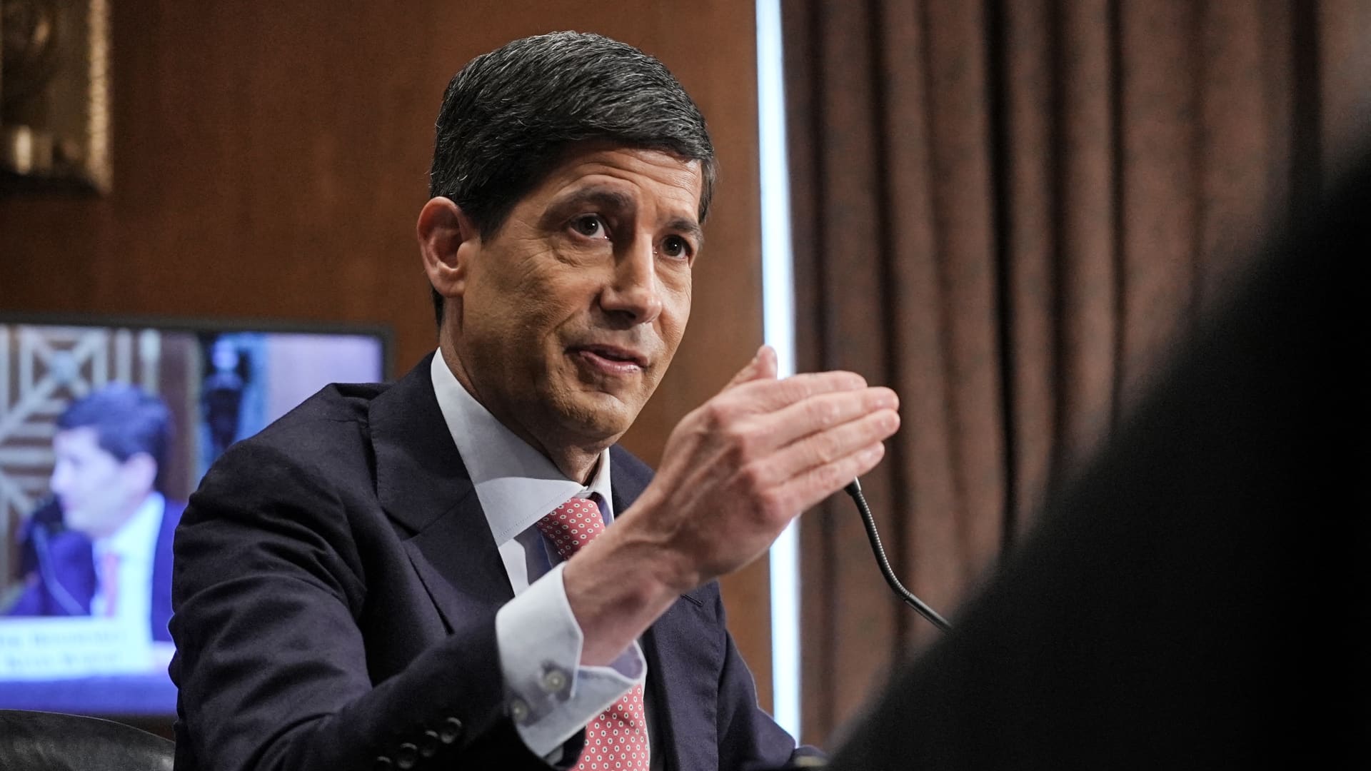 Warsh says he speaks often with Treasury as Senate probes Fed independence
