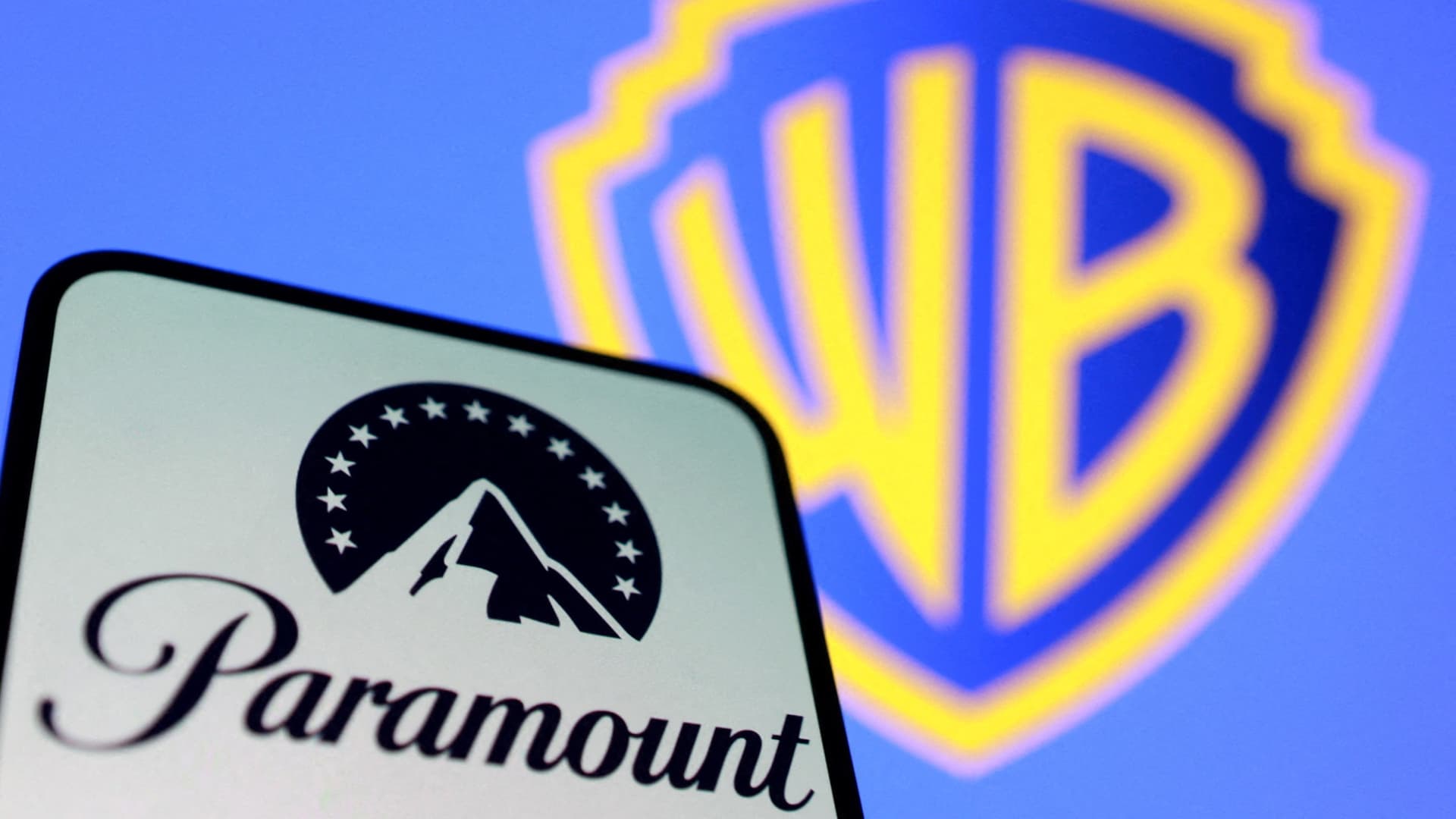 Court pauses Paramount-Warner deal for 14 days