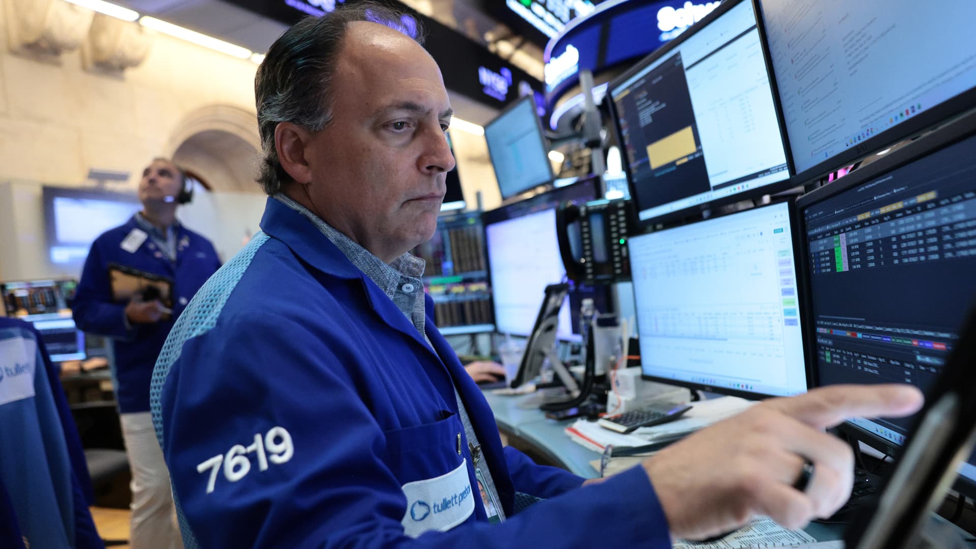 Palantir earnings options draw bearish trade after Tesla win