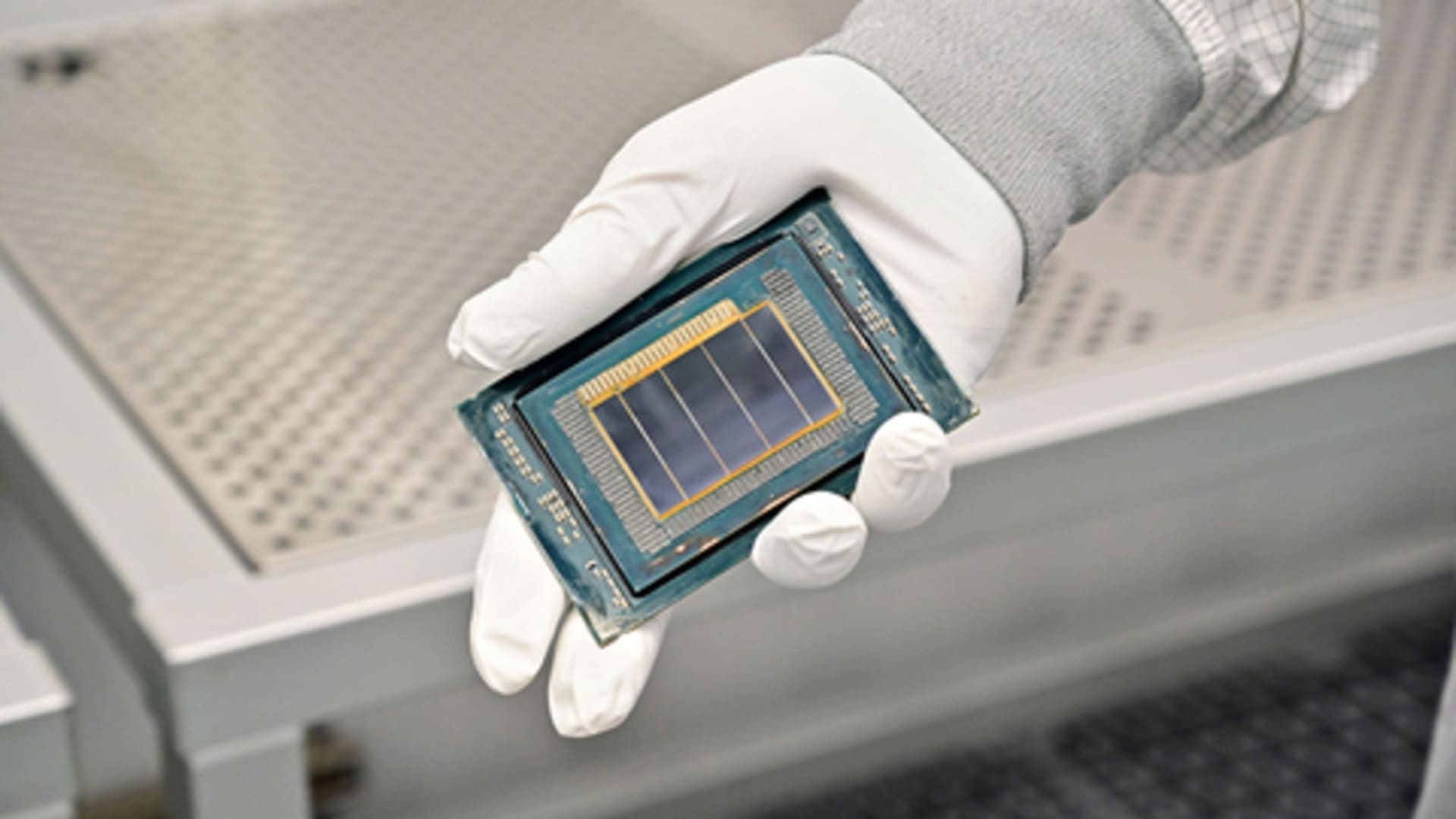 Intel draws Cramer buying interest as chip shares weigh on Nasdaq