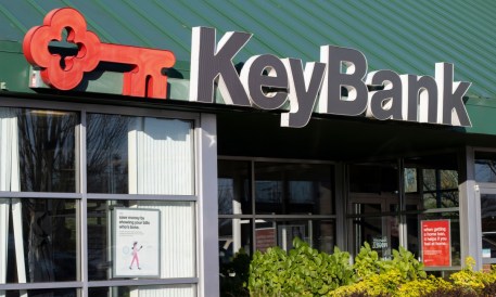 KeyCorp reports fee-business gains as it pushes into European advisory
