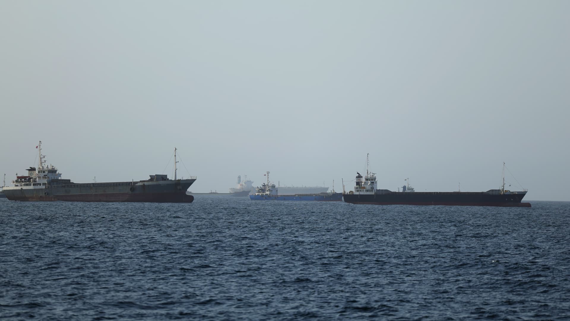 U.S. revokes Iran oil sales license after Hormuz tanker attacks