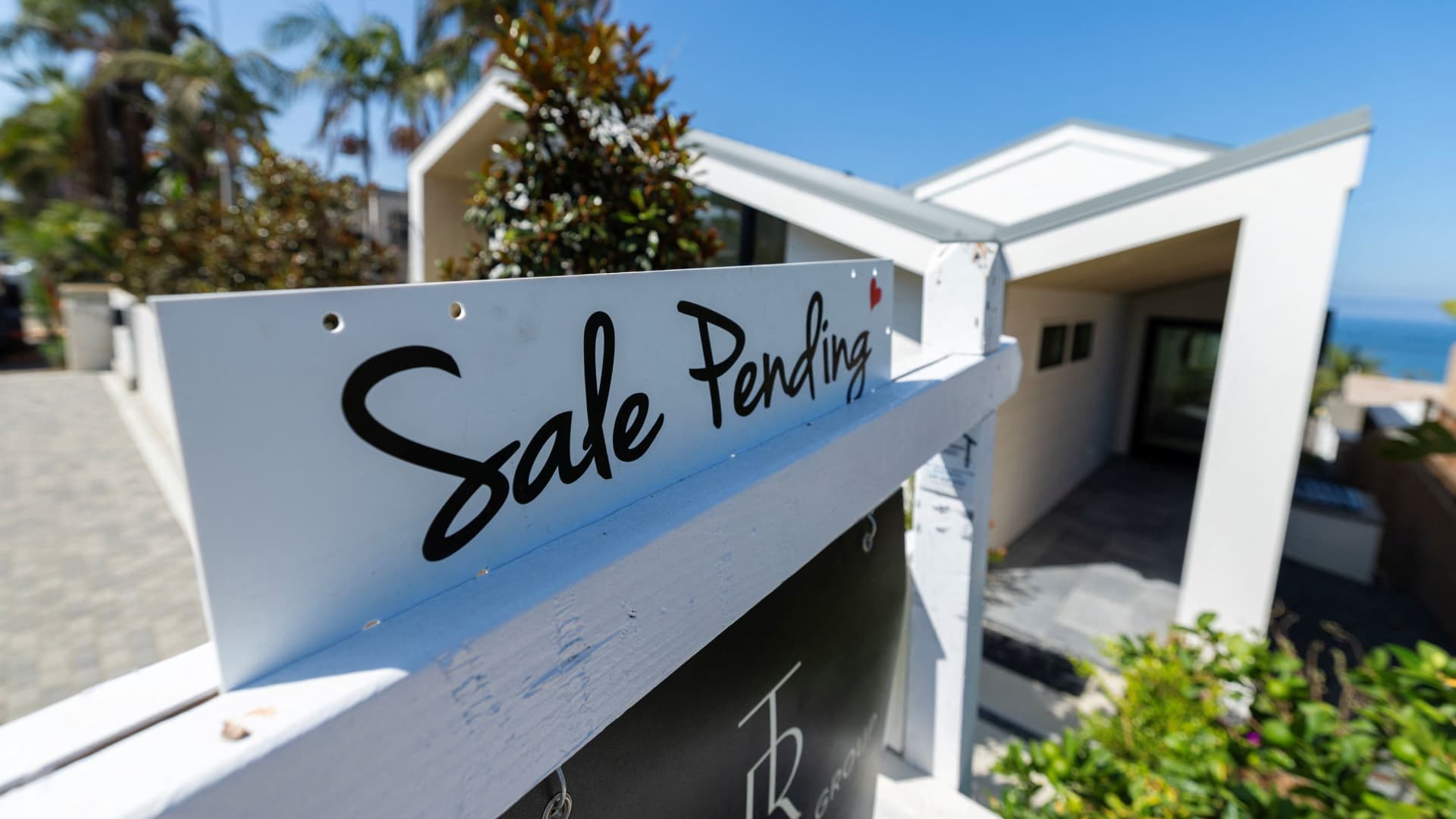 US housing indicators weaken as affordability strains buyers and builders