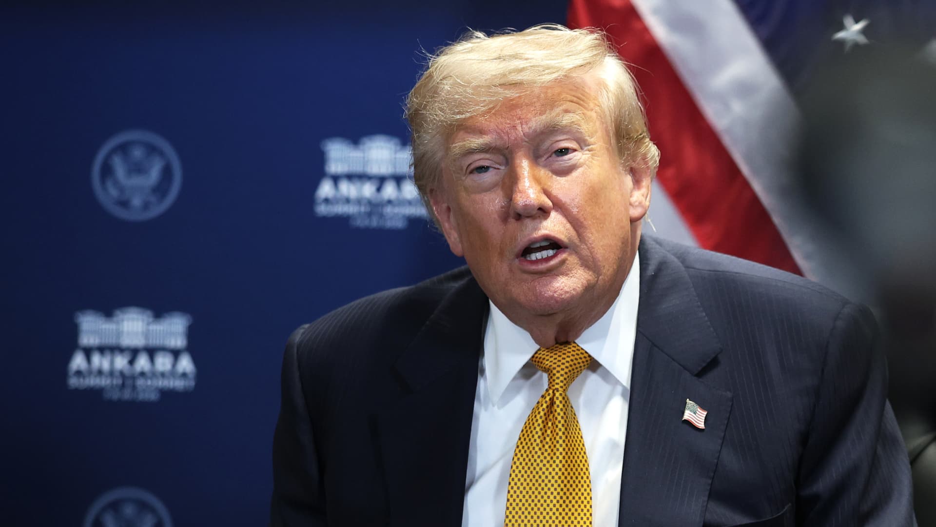 Greer says Trump could use emergency powers to halt Spain trade